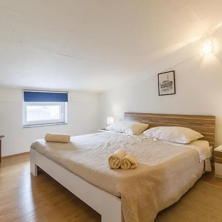 Casa vacanze Cozy In With Kitchen