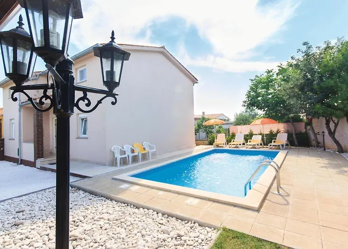 Vikendica Cozy In With Kitchen