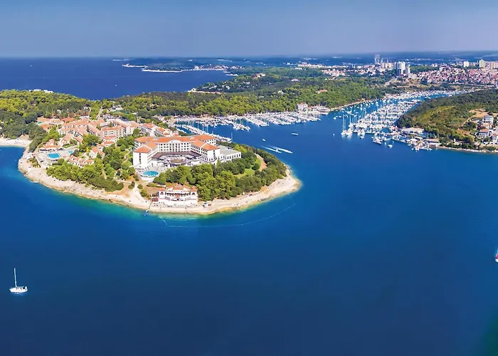 Vikendica Cozy In With Kitchen Pula