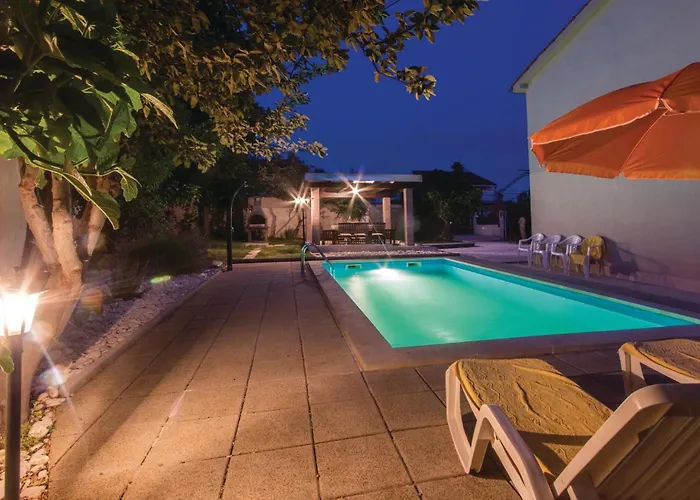 Cozy In With Kitchen Pula