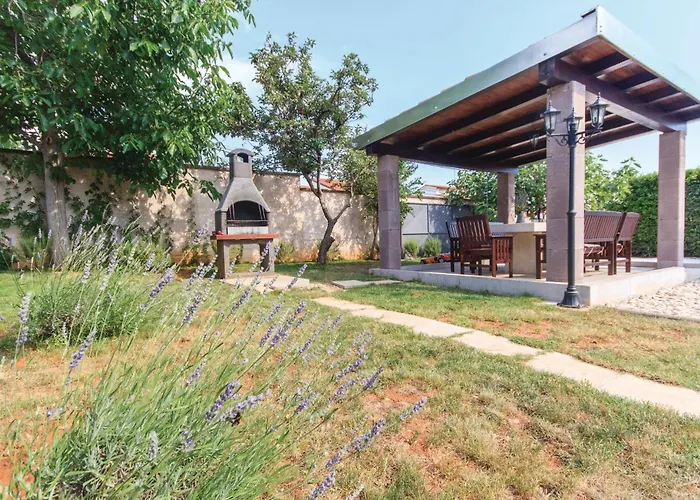 Cozy In With Kitchen Vikendica *