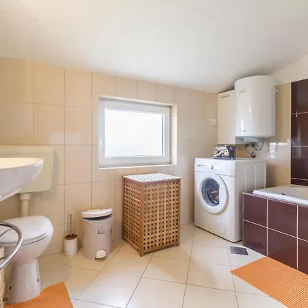 Cozy In With Kitchen Semesterbostad *