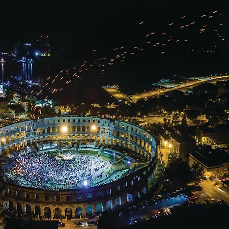 بيت للعطل Cozy In With Kitchen *