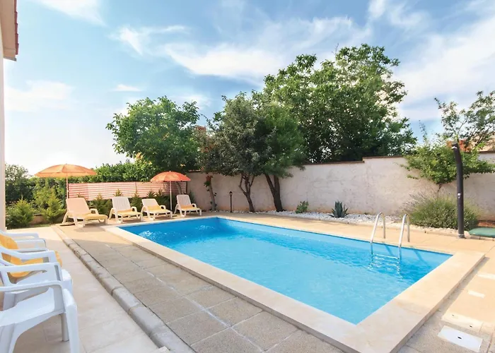 Cozy In With Kitchen Pula